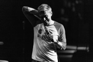 Russell Howard Instagram - Thanks Warwick! A belter of a late show! Cheers for coming