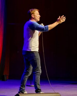 Russell Howard Instagram - Thanks Wollongong. Insane fun. Thanks so much for coming along. Brilliant crowd