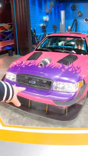 Rutledge Wood Instagram - It’s all in the details! Take a look at Metamorphosis and Racer Girl up close and catch a new episode of #NBCHotWheels: Ultimate Challenge Tuesday on @nbc  Which one was YOUR Favorite ?? @hotwheelsofficial go check out the aftershow on @peacock & YouTube to see why we picked the way we did @hertlife @delshk ❤️🫶🏻🙌🏻