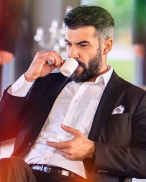 Rüzgar Aksoy Instagram - Akşam 20:00’de görüşmek üzere…
@medyapimresmi @foxturkiye 
@dizikirlisepeti #yavuz
❤️🤜🤛