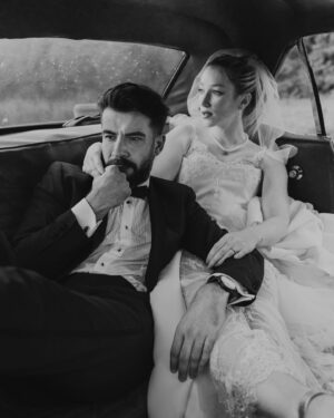 Rüzgar Aksoy Instagram - Sevgili dostlarımız @yasse_s &  @ruzgaraksoy ile düğün öncesi muhteşem bir “Save the date” çekimi gerçekleştirdik 😍 Serinin devamı çok yakında … 🥳

Bu muazzam gelinlik @haremsuarebridal 💃 
Makyaj @makeupdenizsahin 
Saç @tunahankylr 

#savethedate #wedding #weddingday #düğün #gelindamat #gelin #bride