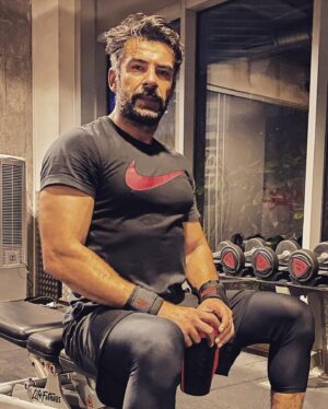 Rüzgar Aksoy Instagram - #workout time 💪🏽🤜🤛