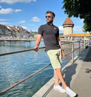 Rüzgar Aksoy Instagram - Tatil biter İstanbul başlar… 😎 👋