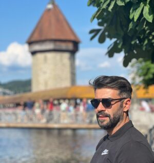 Rüzgar Aksoy Instagram - Tatil biter İstanbul başlar… 😎 👋