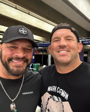 Ryan Bader Instagram - The Smashing Machine in the flesh @markkerrtsm (Mark Kerr) up here on set. Benny Safdie is making something truly special about these MMA pioneers. Also have @usykaa in the house. 👊🏼
