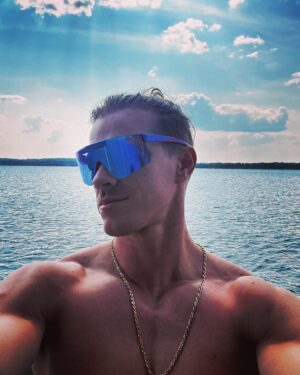 Ryan Dorsey Instagram - Happy Friday 🌞🌞🌞
#summervibes