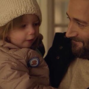 Ryan Eggold Instagram - I know I know she’s a lot cuter than me... :) This episode of @nbcnewamsterdam was directed by @nick.gomez and @michael_slovis Two of our favorite directors. We didn’t have a lot of time to shoot this scene so we only did two takes. This was the first take. She kept saying ‘yeah’ to everything I said and it was the cutest thing ever 💛 People say working with kids is tough but it’s the best

See you tonight #DamFam