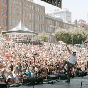 Ryan Hurd Instagram - Had a blast seeing all of the smiling faces at @cma fest! Thanks for singing along, see you next time!

📸: @itslilynelson @morgwoodphoto