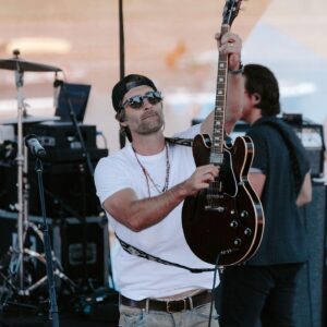 Ryan Hurd Instagram - Had a blast seeing all of the smiling faces at @cma fest! Thanks for singing along, see you next time!

📸: @itslilynelson @morgwoodphoto