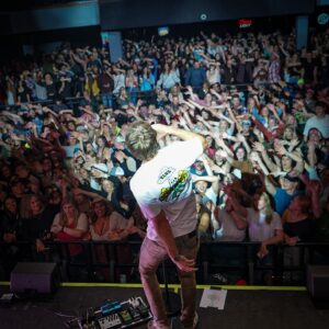 Ryan Hurd Instagram - I took a week to let it all sink in, but thank you to all of you for making Tour de Pelago my most special tour yet. Thank you to @morganwademusic and @connersmithmusic and their bands for being such a special part of it. To everyone who bought a ticket or came early for VIP, it meant the world to me. Gratitude doesn’t even begin to cover it. It’s a lot to process, but this is the only job I’ve ever wanted since I was 11 years old. Thanks for making that kid’s dream come true every single night. See you at a festival this summer, and til next time, cheers from me and my family to each and every one of you. 

✌🏼, 

rh