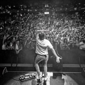 Ryan Hurd Instagram - What a beautiful night in the Home State. Thank you, Detroit! #tourdepelago 📷: @adamaine⚡️