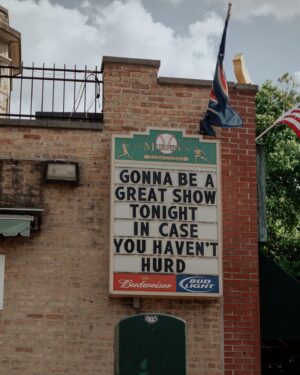 Ryan Hurd Instagram - in case you haven’t Hurd 
@gallagherwaychi tonight!

📸: @itslilynelson