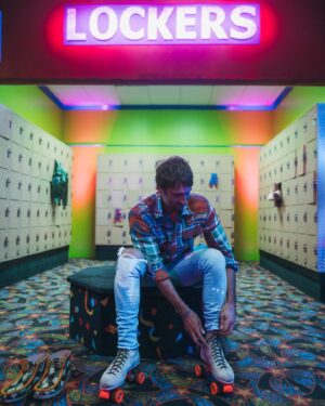 Ryan Hurd Instagram - lace em up cause we’re hitting the rink. Pass It On video drops Wednesday at 3pm CT.

📸: @visualsbytyre