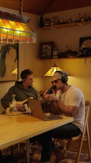 Ryan Hurd Instagram - Ceilings from the lake with @theo__marshall__. Thank you Lizzy McAlpine for such a beautiful song. Sharing is caring, have a beautiful rest of your week 🙏🏼 
🎥: @brownbearvisuals