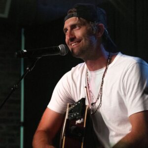 Ryan Hurd Instagram - Had a blast seeing all of the smiling faces at @cma fest! Thanks for singing along, see you next time!

📸: @itslilynelson @morgwoodphoto