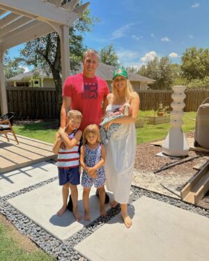 Ryan Lochte Instagram - HAPPY 4TH OF JULY ❤️🇺🇸🎆
 ~~ First family photo of 5 ~~
#godblessamerica #4thofjuly