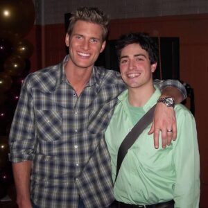 Ryan McPartlin Instagram - Thanks @unforettable for letting @benmfeldman & me use your birthday party 🥳💖 as a mini "Living with Fran" reunion with Josh Etting!!! 

Hey Josh or Ben, can someone please tell @officialfrandrescher it took 20 years but I grew my hair out like she asked...now can we get the reboot??? 😂

#livingwithfran #hairgoals #sorryjosh