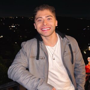 Ryan Ochoa Instagram - CRAZY LAST FEW WEEKS‼️🤪😅 These also happen to be the last few weeks of 2023, so I guess it’s safe to say I’m going CRAZY into the new year!😂 By now, you all know I love writing my “Ryan Novels”📚 for captions😂, and what better combo than a 🔟 slides post (with all this content) and a novel too!😜 This post was tough though… (whoa, those words look way too similar to be next to one another😳) to find the 🔟 pics I wanted to use! (Come on, the pic with my nephew has got to be the highlight of this one!🥹)
•
FINISH THE YEAR STRONG‼️🫡 We are days away from ringing in a new year (what a year it was right?😜) so now is the time to prep before we turn that page of a new chapter!📄 All the ups and downs this year have lead us to this moment, so let’s make sure we finish this year on an uptick!💯 That first pic is strategically there for a reason… 

I’m smiling now, and I will keep cheesin’ all through the new year!🧀😁😂 If you can’t tell by now, I’m just a little CRAZY! 🤪😂

🔋🦏

DWB - Ry🤟🏼