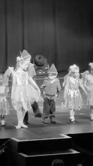 Ryan Thomas Instagram - My boys first ever time on stage with his big cousin by his side thank you @carolinethomas23 for making today a memory I will never forget 🙏🏼❤️
