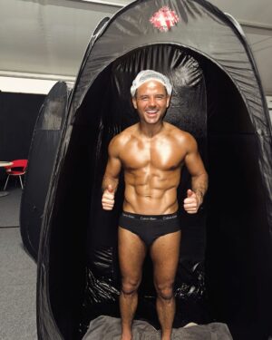 Ryan Thomas Instagram - My favourite time of the week!…but I smell like a Biscoff Biscuit! 😆