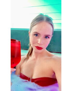 Ryann Shane Instagram - red #ftw this past week💋 #tbt
