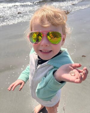 Rylea Nevaeh Whittet Instagram - Ladybugs 🐞 and Jellyfish! It’s beautiful today so we headed out to Aylard Farm Beach at East Sooke Park for some sunshine. ☀️🌊We had a great time ❤️❤️❤️ #ryleanevaehwhittet #ryleawhittet #maddyfrommaid #aylardfarmbeach #eastsooke #eastsookepark #ladybug #jellyfish #sunshine #smiles #love #mykidisthecutest #smileyrylea #sandyfeet #beachswing #funday #thursday #iloveher #ilovemykid