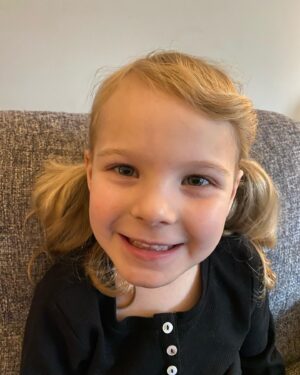 Rylea Nevaeh Whittet Instagram - This kids bangs are my favourite.. they look great every day 💕 #ryleanevaehwhittet #ryleawhittet #maddyfrommaid #smileyrylea #curlyhair #curlyhairdontcare #bangs #fringe #smile #thursday #maidnetflix #blueeyes #stuffedanimals #mykidisthecutest #kidactor #childactor