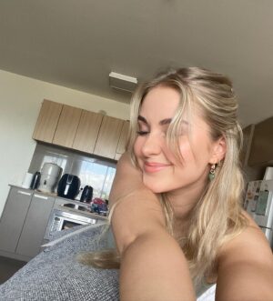 Rylee Mackintosh Instagram - Welcome to my kitchen 🍝