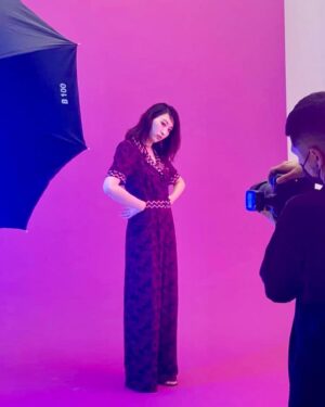 Ryo Tamaki Instagram - こんばんは😃

先日発売になった
珠城りょうデジタル写真集『Moments』みなさんご購入いただきありがとうございます！！
嬉しいお声、こちらまでたくさん届いています🙏

今回は特別に！
オフショットと合わせて動画もアップします✨

オールインワンの衣装も珠城は似合っていますね🤔

写真集ではここには載せきれない様々な姿が80ページあります！
少しでもご興味のある方は、ぜひご購入ください！！

以上、マネージャーでした💪💪

#写真集 #デジタル
#美ST D PHOTOBOOK
#光文社　#美ST

#珠城りょう
#ryotamaki
#俳優
#デビュー　#15周年
