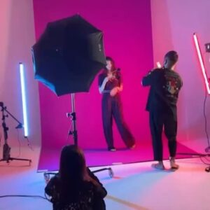 Ryo Tamaki Instagram - こんばんは😃

先日発売になった
珠城りょうデジタル写真集『Moments』みなさんご購入いただきありがとうございます！！
嬉しいお声、こちらまでたくさん届いています🙏

今回は特別に！
オフショットと合わせて動画もアップします✨

オールインワンの衣装も珠城は似合っていますね🤔

写真集ではここには載せきれない様々な姿が80ページあります！
少しでもご興味のある方は、ぜひご購入ください！！

以上、マネージャーでした💪💪

#写真集 #デジタル
#美ST D PHOTOBOOK
#光文社　#美ST

#珠城りょう
#ryotamaki
#俳優
#デビュー　#15周年