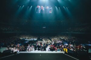 Ryodai Ishibashi Instagram - 有吉の壁ライブの写真をなんとか集めさせてもらいました
今回も楽しいイベントで素晴らしすぎる体験でございました
・
#有吉の壁ライブ 
#KOUGU維新
#全部同じ口で写真に写りました
#これにはとある事情が
#スキニーパンツ先輩
#最高でした
#オセロは弱いスキニーパンツ先輩
#ただただ感謝でした
#どちらも本番直前まで色々ありました
#加賀さんがすぐ写真くれた
#優しい 
#詳しい事は27日のピンのトークライブで話ます