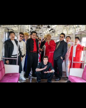 Ryodai Ishibashi Instagram - この角刈りカツラ
実は岡村さんのでした
恐れ多いものを付けさせてもらってました
緊張緊張
・
#有吉の壁
#角刈り
#いつの角刈りだろう
#小学生番長