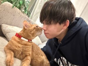 Ryogo Matsumaru Instagram - 顔近づけたら鼻チューしてくれるようになった！！！！

#猫 #ねこ