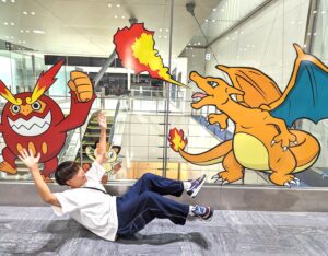 Ryogo Matsumaru Instagram - これは #成田空港 の出発ロビーでお見送りしてくれる #リザードン 🔥

#ポケモン #pokémon #pokemon