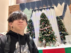 Ryogo Matsumaru Instagram - .

ク リスマスイブだ〜〜！！
や っぱりカップルたくさんいるね！
し あわせそうだな〜〜みんな！！
い い日になりますように！！！