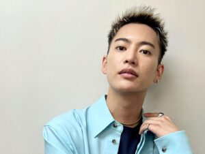 Ryoki Miyama Instagram - ハイローの日！！！
登壇させて頂きました！！
壱馬くんと最後の取材終わりにケーキ頬張りました🎂🙄
皆さんありがとうございました🥰

 #ハイローの日
#HiGH_LOW
 #前田公輝
 #川村壱馬
 #塩野瑛久
 #うえきやサトシ 
 #三山凌輝
 #RYOKI