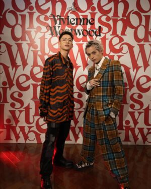 Ryoki Miyama Instagram - Vivienne Westwood at reception party.
Met my bro and also my guy who it's been a while.  catch up to you guys soon again. 😘

Vivienne Westwood Japan　 #VivienneWestwoodMAN
  #novelcore 
  #大平修蔵
  #三山凌輝