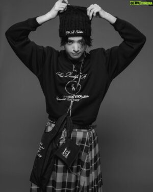 Ryosuke Miura Instagram - ・
「SSH THE EXHIBITION vol.20 Anniversary」写真展

Guest Model: 三浦涼介
#LOOK1

#三浦涼介
 #里中将道 さん
#ファッション#服#レディースファッション#メンズファッション#ニット帽#にっとぼう#にっとぼー#2022#チェックコーデ#エコバッグ