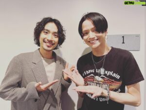 Ryosuke Miura Instagram - .
黒羽麻璃央さんのイベントに参加させて頂きました。黒羽さんのファンの方に　トンチンカンな自分をお見せしてしまい、にも関わらず　優しく優しく笑顔をむけていただき感謝します＾＾
まりお、有り難う♡

#黒羽麻璃央さん