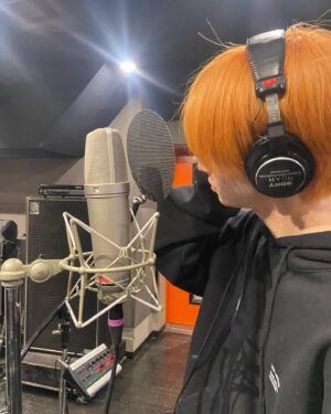 Ryosuke Sota Instagram - You-ragi『アオイアメ』
レコーディングの様子です🎤

#アオハライド