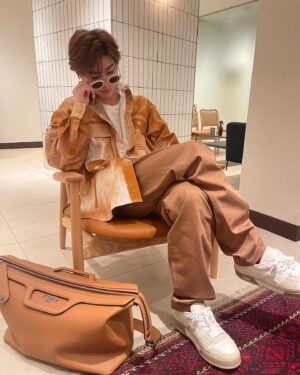 Ryosuke Sota Instagram - 🟫🔥🟫🔥🟫

FENDI Fall/Winter 2023-24 Men’s Collectionが22:00からfendi.comでライブ配信されます!
#FendiFW23 #Fendi @Fendi @Silviaventurinifendi