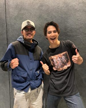Ryota Katayose Instagram - 舞台『HiGH&LOW THE 戦国』⚔️🔥
ハードな2週目…‼️‼️
多くの方々の拍手と歓声に支えられ
無事終えることができました。
そして支えられたのは
仲間たちの観劇にも。👍👍👍👍