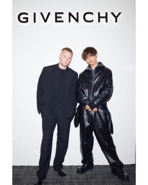 Ryota Katayose Instagram - Congratulations for opening of the new store at GINZA SIX!! 🙌
It was so nice to finally meet Mr. Matthew and the Givenchy team from Paris!!! 
I was very honored to receive your kind words. 
From now on I’ll be cherishing my experience as a #Givenchyfamily ,inspired by their further creativity. 
As an artist, I will improve my expression!! 🔥
It was really nice to see you again! 🖤🤍
@givenchy @matthewmwilliams 
#GIVENCHY 
#GIVENCHYGSIX