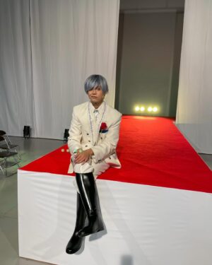 Ryota Katayose Instagram - 昨夜ドラマ『推しが上司になりまして』
ついに最終回を迎えました！！👍✨
全12話という
盛りだくさんのドラマでしたが
演じた自分ですら全く飽きることなく、
様々な方向に振り回される瞳ちゃんを
毎週楽しみにしていました🤣🙏
私自身、斗真と修一という
２つの人生の選択を
演じていくなかで感じた、
どんな選択のなかでも揺るがない
大切なモノや愛情を届けられたら、
より"推し"という言葉や定義が
素敵なものになるのではと
撮影を進めていくなかで思っていました。
最終回、是非多くの方に
受け取って頂きたいので💡
TVer、U-NEXTでの配信で
たくさんお楽しみくださいね！！🙌🎶🫧
@tx.oshi #推し上司 
#推しが上司になりまして
#写真の説明はストーリーズで！