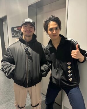 Ryota Katayose Instagram - 舞台『HiGH&LOW THE 戦国』⚔️🔥
ハードな2週目…‼️‼️
多くの方々の拍手と歓声に支えられ
無事終えることができました。
そして支えられたのは
仲間たちの観劇にも。👍👍👍👍