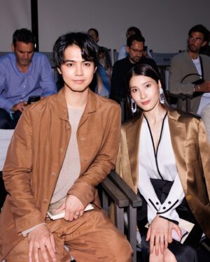 Ryota Katayose Instagram - GIORGIO ARMANI SS25 MEN'S FASHION SHOW
@giorgioarmani Thank you for inviting us.
I feel it must need that message “Timeless Elegance” for this situation of the fashion industry.
Because we need just one great jacket to live with our long life. 
This is our great experience for our life that we could see your universality show here. 
Thank you so much again for inviting us. 
Credits: @germanlarkin #giorgioarmani