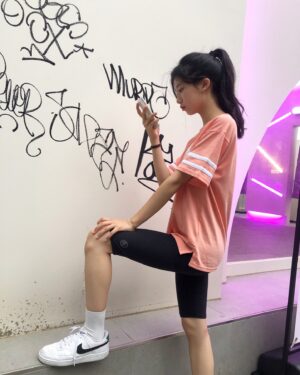 Ryu Ji-an Instagram - #제품제공 @brettailor 
포니테일로 묶는법 알려줬더니 요즘 잘 묶고 다니나봄.
더울땐 편하고 시원한게 최고~
바이커 쇼츠는 엄마도 입고싶다 ㅎㅎㅎ

✔️167cm 45kg 지안인 브렛테일러 
시그니쳐 바시티 반팔티와 바이커 쇼츠 165사이즈 입었어요~

#14살 #만13세 #류지안 #ryujian #주니어모델 #주니어배우 #청소년배우 #청소년모델 #아역배우 #광고모델 #피팅모델 #koreankidsmodel #koreanactress #주니어의류 #브렛테일러 #바이커쇼츠 #포니테일 #ootd #중학생 #딸스타그램