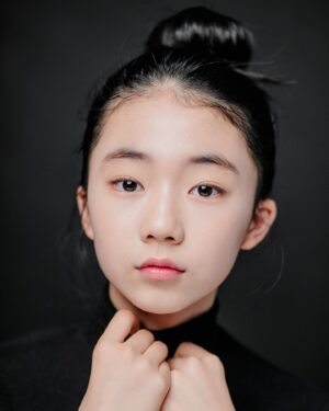 Ryu Ji-an Instagram - 13살 지안이~
보정안한 원본인데, 
보정할 곳이 없어서 그냥 쓰려구요 ㅎㅎㅎ
예쁘게 잘 찍어주셔서 감사해요~❤
(딴 사진도 천천히 올릴게요~☺)
@terve_photo_ 
@baba_film_ 

#13살 #류지안 #ryujian #kidsmodel #키즈모델 #주니어모델 #아역배우 #광고모델 #피팅모델 #koreankidsmodel #koreanactress #떼르베스냅 #바바필름 #프로필사진 #배우프로필 #🖤 #초등학생 #딸스타그램