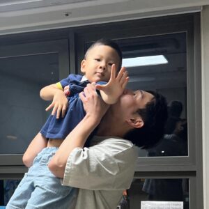 Ryu Kyung-soo Instagram - 삼촌과 토요일 오후 데이트.