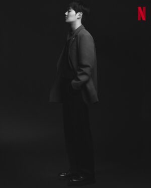 Ryu Kyung-soo Instagram - 선산

김영호

오직 넷플릭스에서.